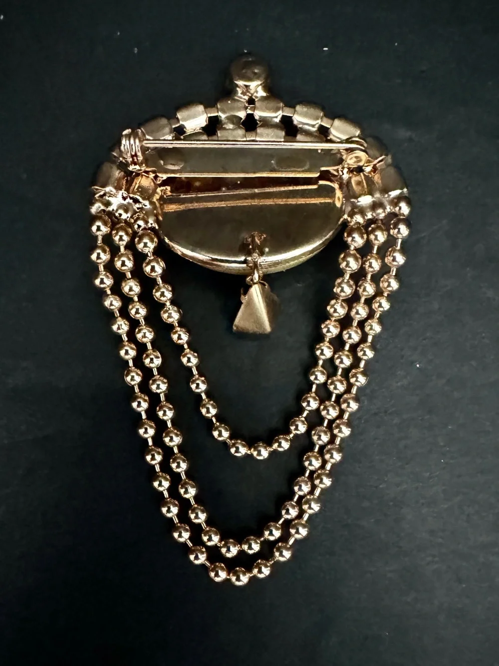 N/A elegant gold